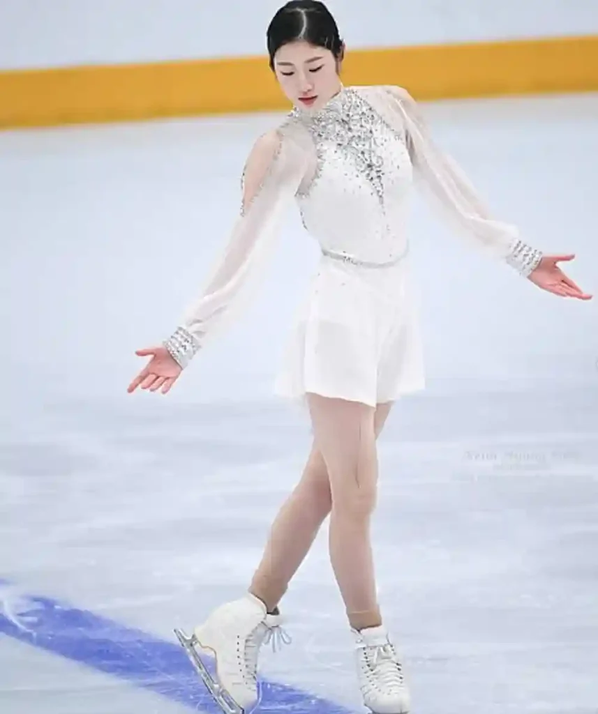 이해인 선수가 팔을 벌리고 있는 모습